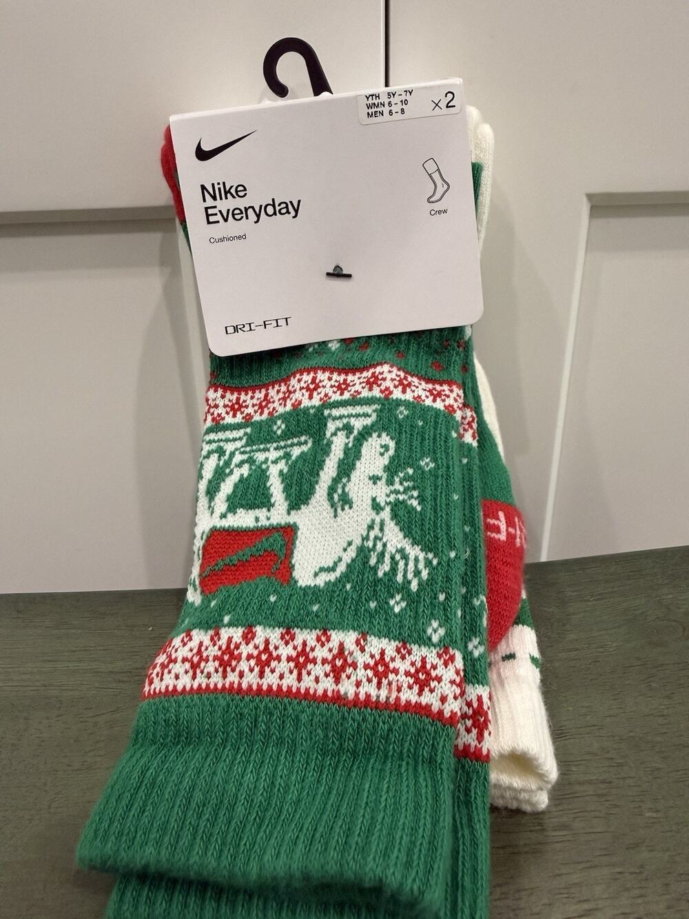 New Nike Everyday Plus Winter Wonderland Socks M Men 6- 8 HV6939-901 (2 Pack)